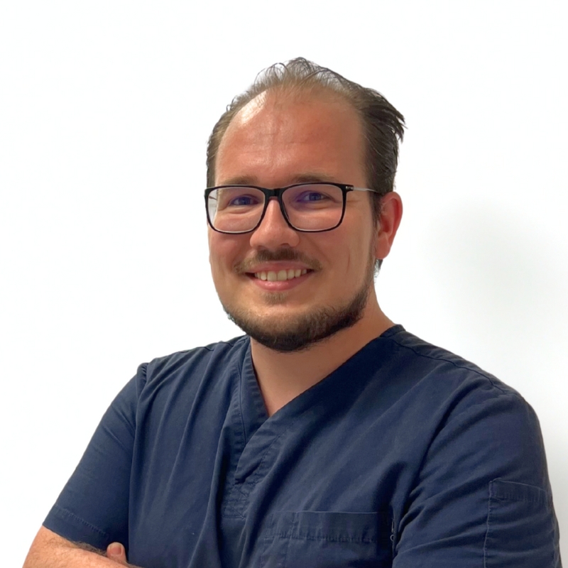 https://royaldentalstudio.hu/wp-content/uploads/Dr.-Pollreisz-Marcell.jpg