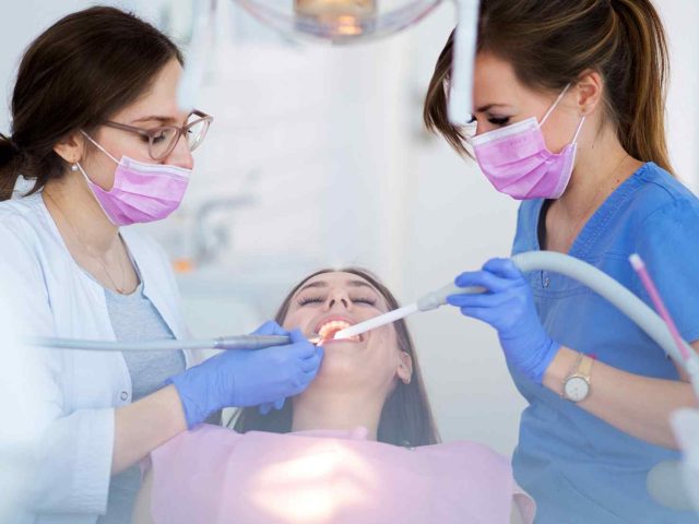 Royal Dental Stúdió Fogászat - Paradontológia